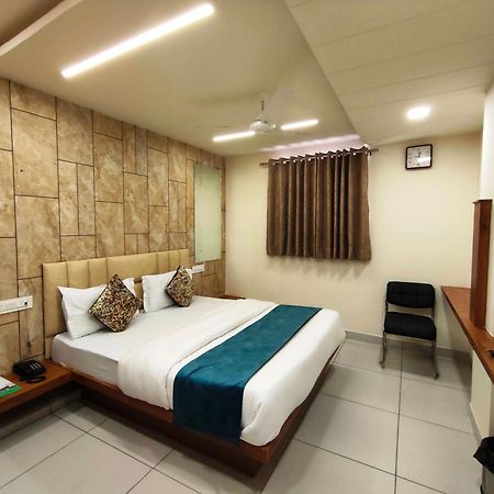 Hotel Kinara Ahmedabad Ngoại thất bức ảnh