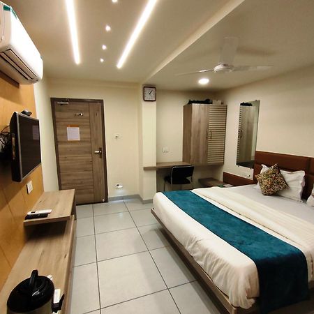 Hotel Kinara Ahmedabad Ngoại thất bức ảnh