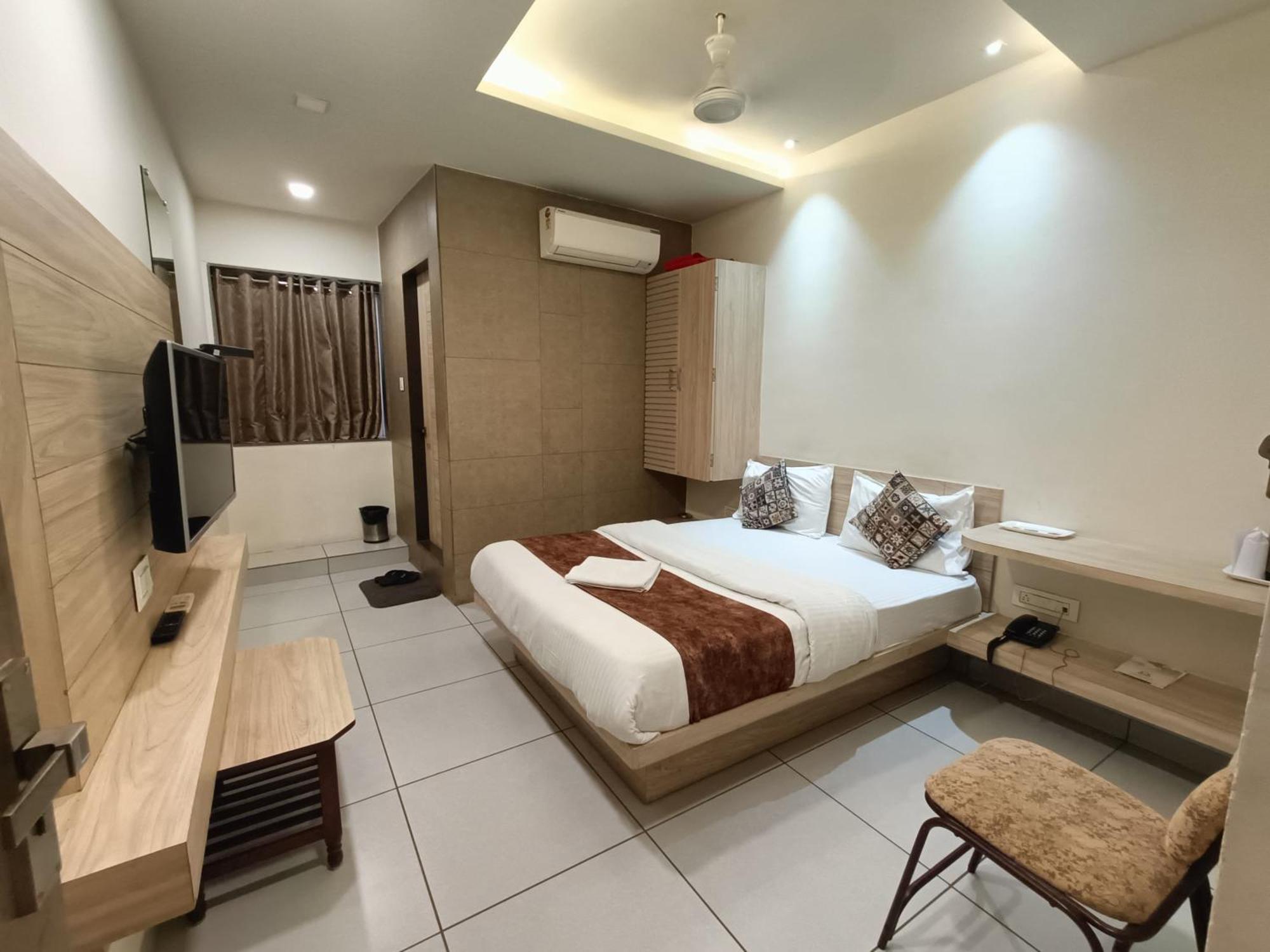 Hotel Kinara Ahmedabad Ngoại thất bức ảnh