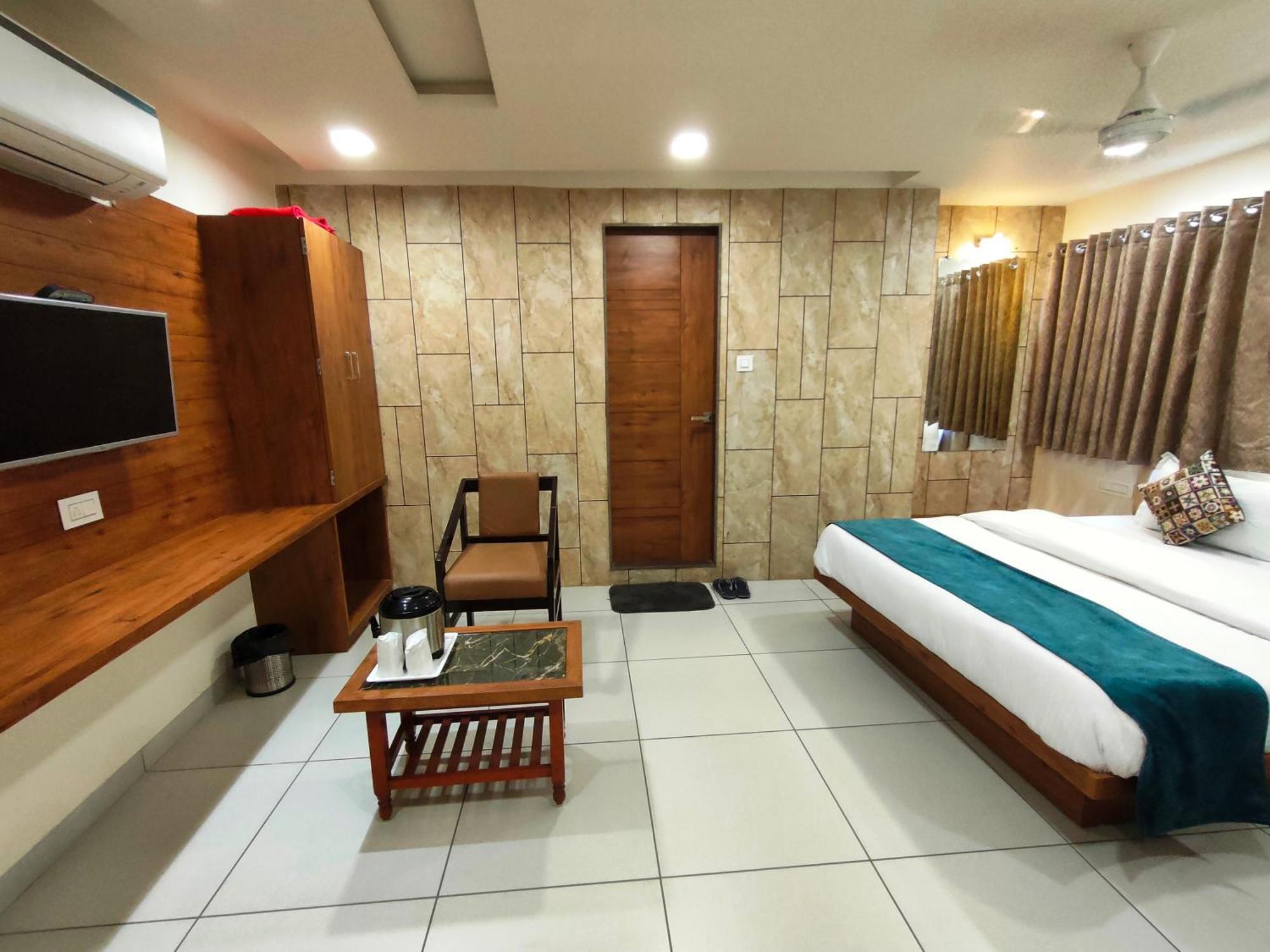 Hotel Kinara Ahmedabad Ngoại thất bức ảnh