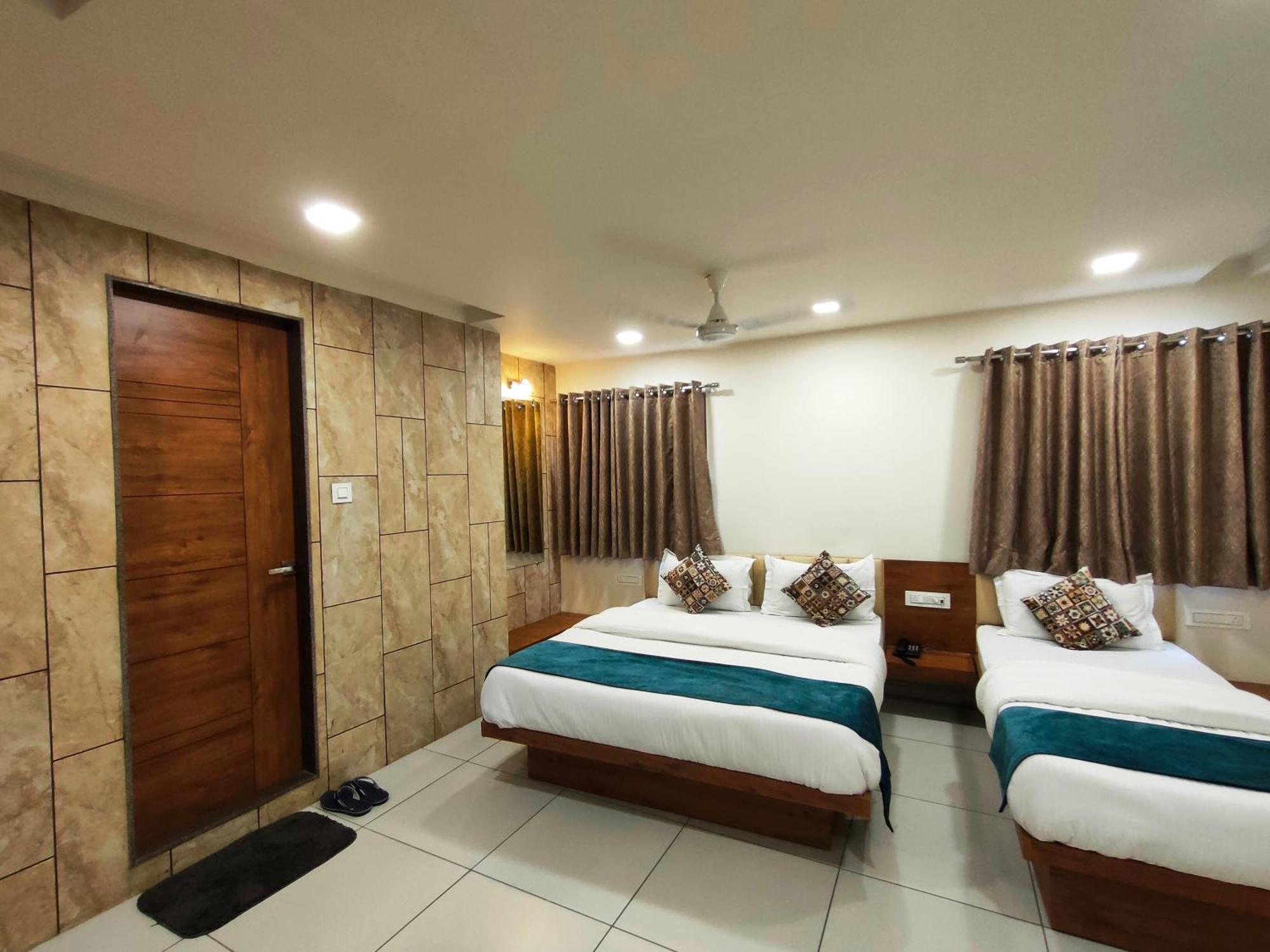 Hotel Kinara Ahmedabad Ngoại thất bức ảnh