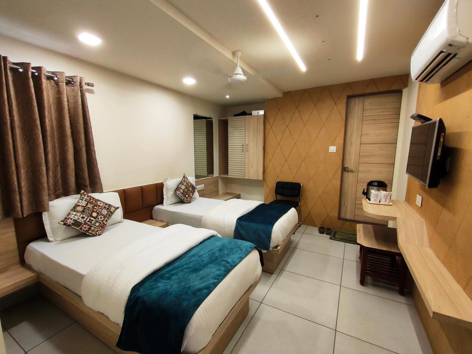 Hotel Kinara Ahmedabad Ngoại thất bức ảnh
