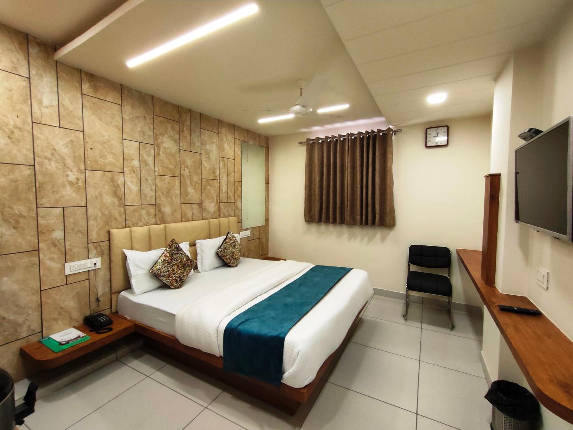 Hotel Kinara Ahmedabad Ngoại thất bức ảnh