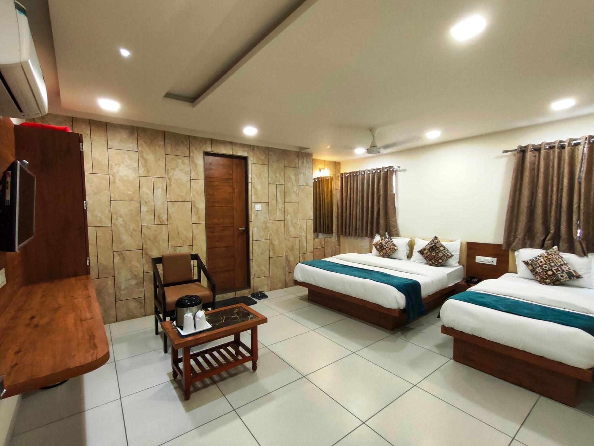 Hotel Kinara Ahmedabad Ngoại thất bức ảnh