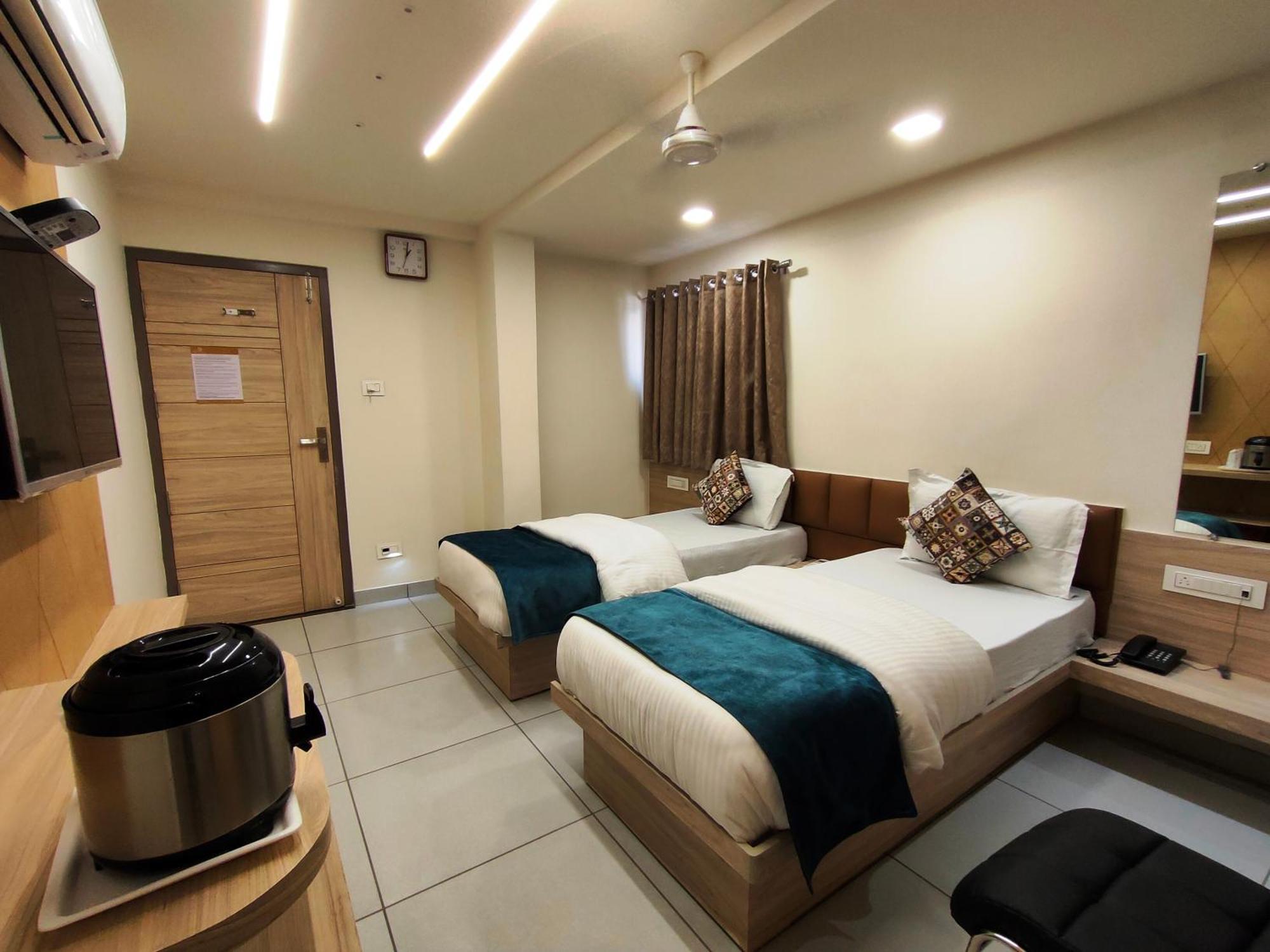 Hotel Kinara Ahmedabad Ngoại thất bức ảnh